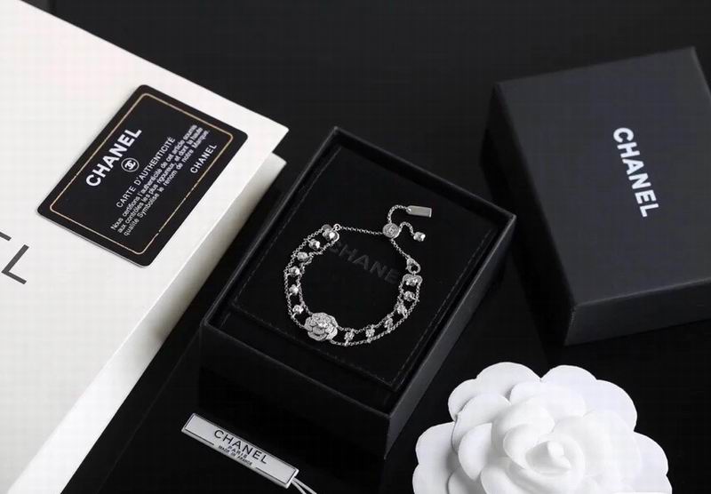 Chanel Bracelet 03yxs44